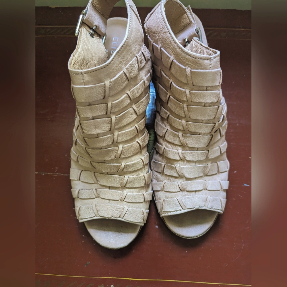 Elisa Lanci Mid Heel Sandal
